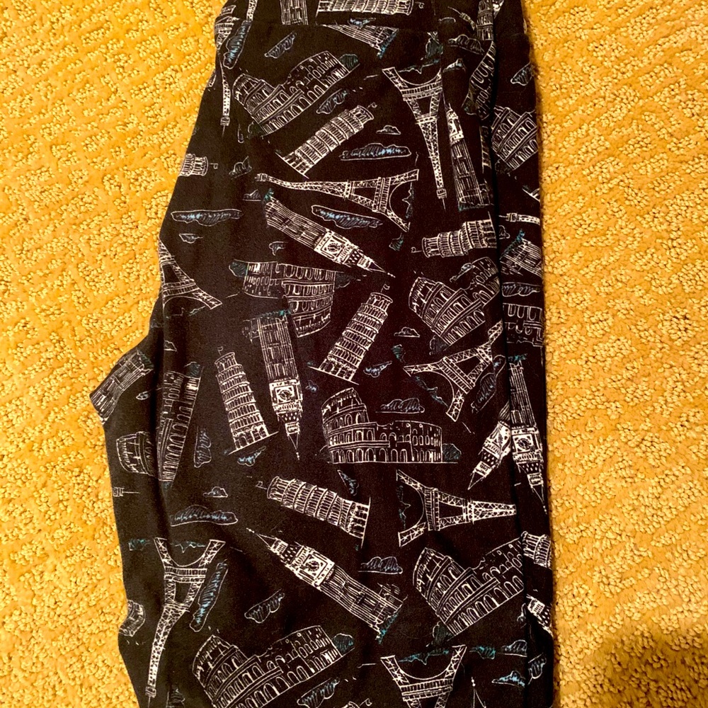LulaRoe OS Leggings...Tour of Europe’s Landmarks!
